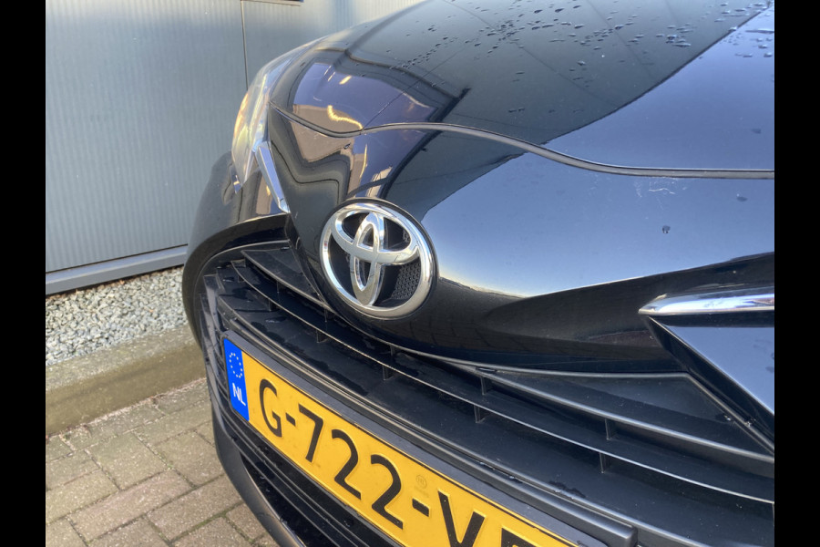 Toyota Yaris 1.5 VVT-i Dynamic Automaat 5-drs. CAMERA/CARPLAY/KEYLESS/CRUISE/15INCH