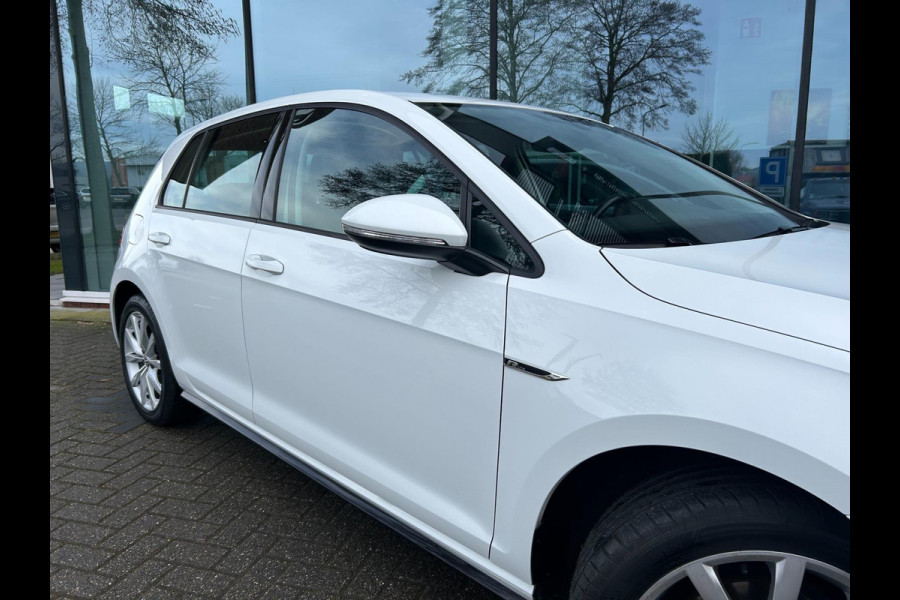 Volkswagen Golf 1.0 TSI Comfortline - RLine - Navi - Climate - Parkeerhulp - Org.NL