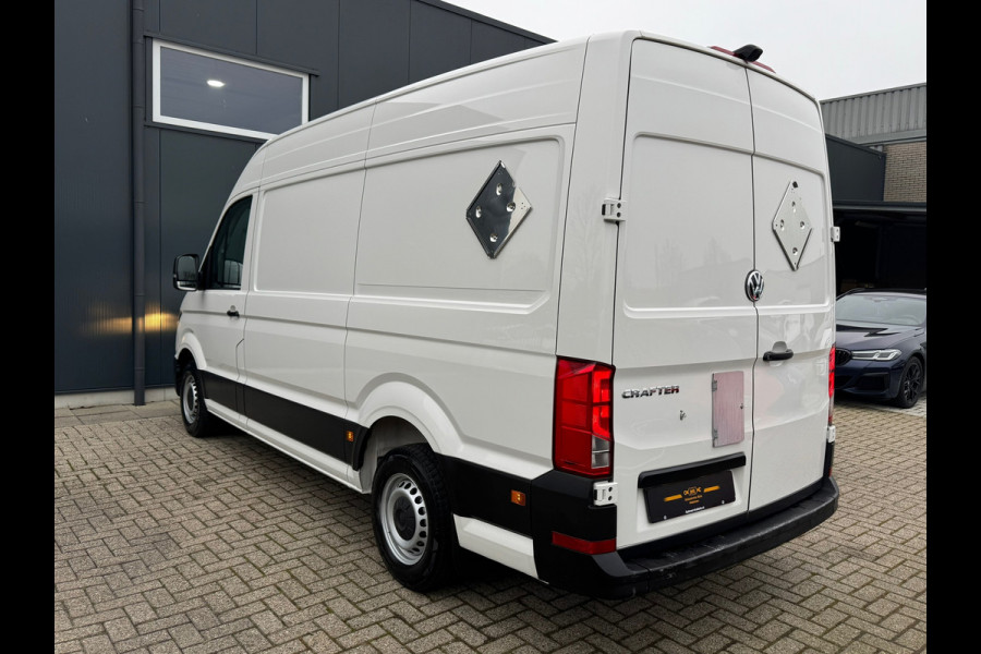 Volkswagen Crafter 35 2.0 TDI L3H3 * Airco * Camera * AppleCarPlay *