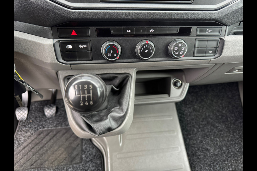 Volkswagen Crafter 35 2.0 TDI L3H3 * Airco * Camera * AppleCarPlay *