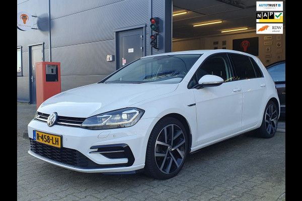 Volkswagen Golf 1.5 TSI Highline Business R-Line - CARPLAY / ALCANTARA / FLIPPERS / P.SENSOREN V+A / STOELVERW. / DAB+ / FULL LED!