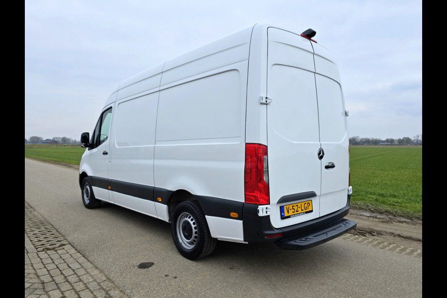 Mercedes-Benz Sprinter 317 CDI L2 H2 RWD - AUTOMAAT - 170 Pk - Euro 6 - MBUX - ParkeerCamera - StoelVerwarming