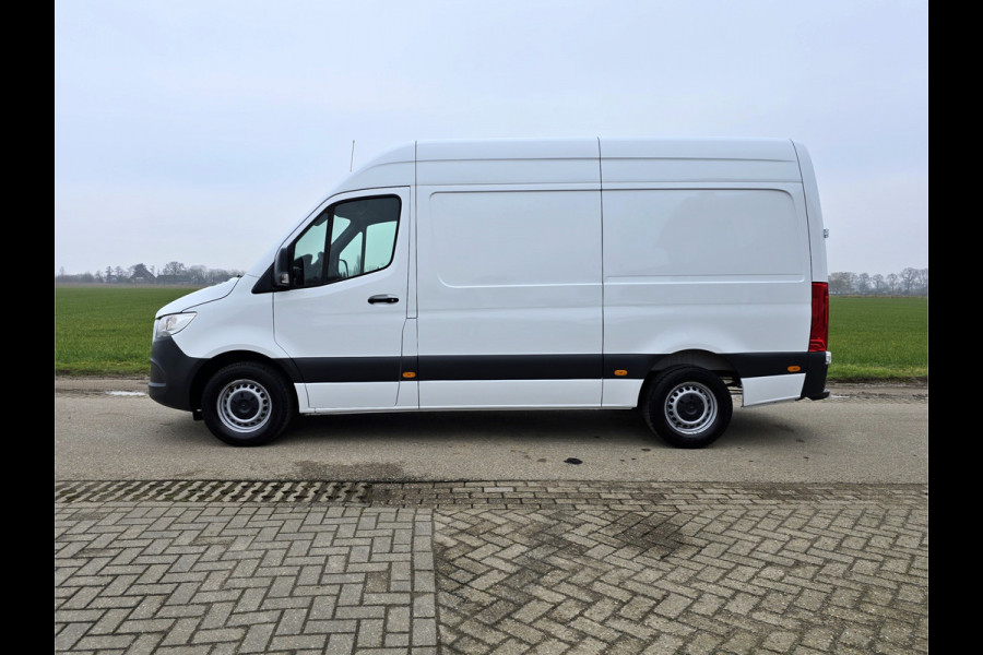 Mercedes-Benz Sprinter 317 1.9 CDI L2 H2 RWD - AUTOMAAT - 170 Pk - Euro 6 - MBUX - ParkeerCamera - StoelVerwarming