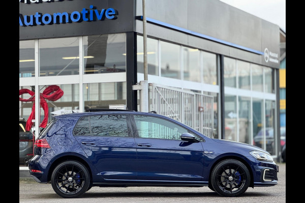 Volkswagen Golf 1.4 TSI GTE Adaptive cruise Pano Digital dash Stoel vw Lane assist Trekhaak Voloptie