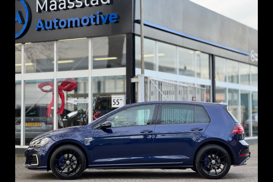 Volkswagen Golf 1.4 TSI GTE Adaptive cruise Pano Digital dash Stoel vw Lane assist Trekhaak Voloptie