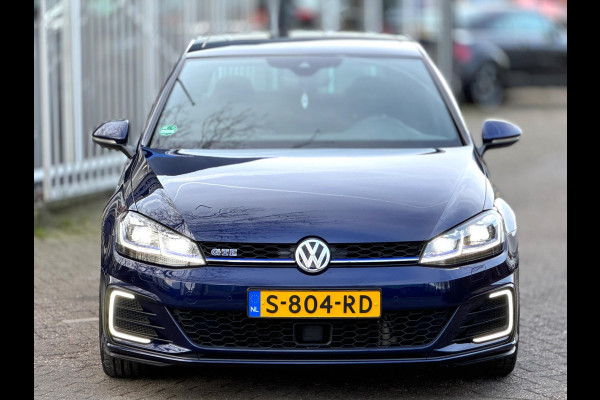 Volkswagen Golf 1.4 TSI GTE Adaptive cruise Pano Digital dash Stoel vw Lane assist Trekhaak Voloptie