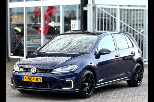 Volkswagen Golf 1.4 TSI GTE Adaptive cruise Pano Digital dash Stoel vw Lane assist Trekhaak Voloptie