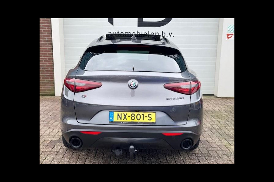 Alfa Romeo Stelvio 2.0 T AWD First Edition Q4 - Panorama dak