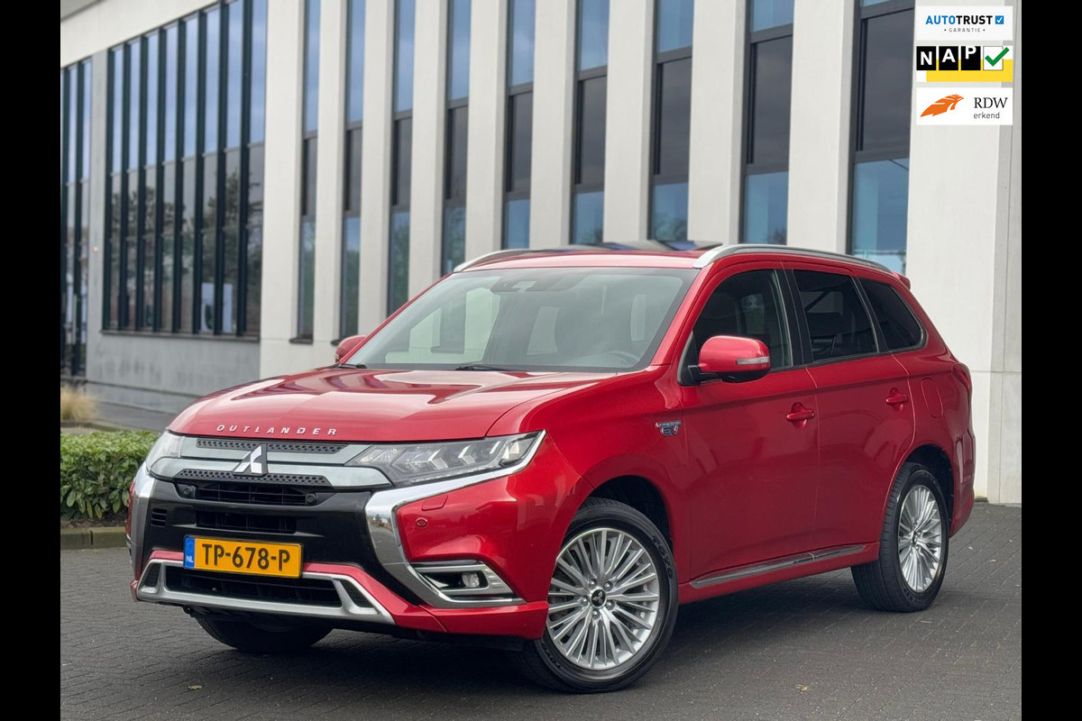 Mitsubishi Outlander 2.4 PHEV Instyle, designo-leder, schuifdak, afn. trekhaak, dealer onderhouden, nl auto met nap