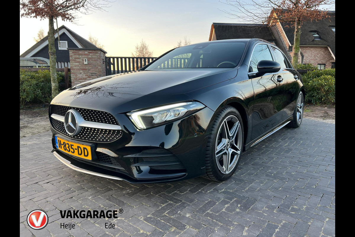 Mercedes-Benz A-Klasse 180 Business Solution AMG Widescreen | Stoelverwarming | Camera | NL-Auto |