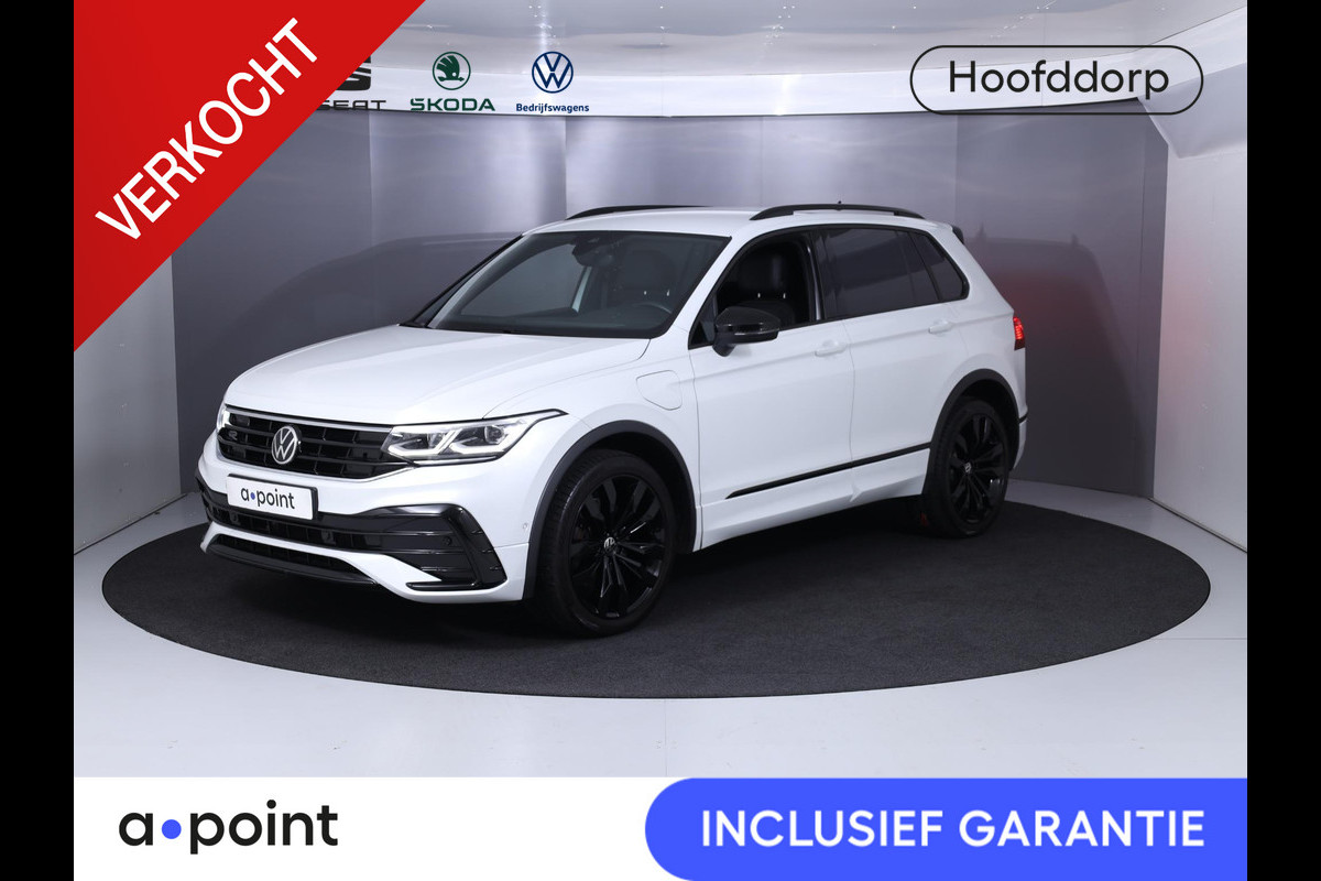 Volkswagen Tiguan 1.4 TSI eHybrid R-Line Business+ 245 pk Automaat (DSG) | Navigatie | Elektr. trekhaak | Parkeersensoren (Park assist) | Achteruitrijcamera | Stoelverwarming v/a | Black Style pakket |