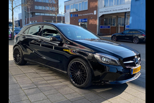 Mercedes-Benz A-Klasse 160 Ambition - Navigatie I Airco I Sport interieur I PDC/Achteruitrij Camera I 77.000 KM Dealer onderhouden