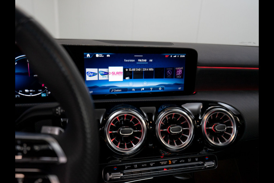 Mercedes-Benz A-Klasse A 250 e AMG Line | FACELIFT | DISTRONIC | AMG 45S Look