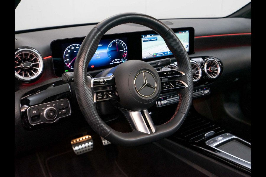 Mercedes-Benz A-Klasse A 250 e AMG Line | FACELIFT | DISTRONIC | AMG 45S Look