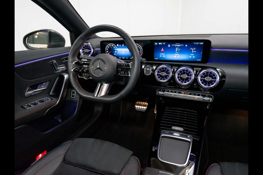 Mercedes-Benz A-Klasse A 250 e AMG Line | FACELIFT | DISTRONIC | AMG 45S Look