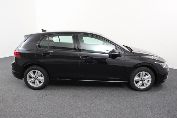 Volkswagen Golf 1.5 TSI 130pk Life | Navigatie | Climate Control | Cruise control adaptief | Parkeer sensoren | Trekhaak | Stoelverwarming | DAB | Led | Lichtmetalen Velgen