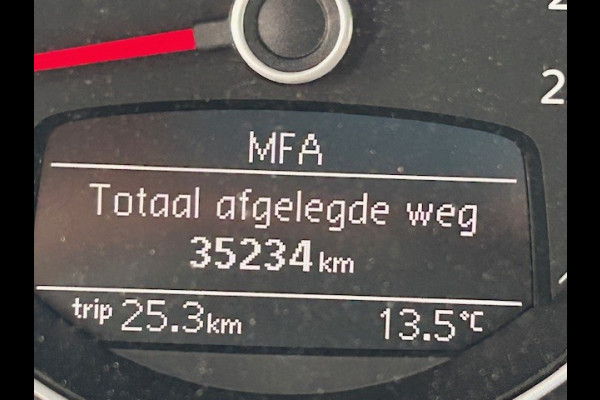 Volkswagen up! 1.0 BMT high up! AIRCO I PDC I STOELVERWARMING I 2 SLEUTELS I HIGH UP