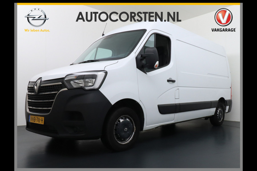 Renault Master T35 2.3dCi 135 L2H2 Nieuw model 3 Persoons Trekhaak Navi Camera Airco Pdc Cruise Control Bluetooth DAB Led Regensensor Betonplex Vloer Lat om Lat Betimmering 1e Eigenaar 2.500kg Trekgewicht Euro 6