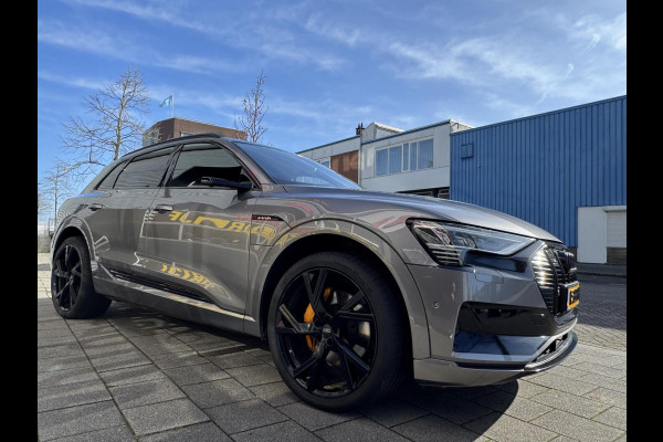 Audi e-tron 55 Quattro S Edition 95 kWh - Panorama-dak I 22inch velgen I Leer I Camera I Airco I Enzz....