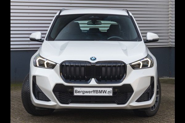 BMW X1 xDrive25e M-Sport - Stoelverwarming - Camera - Adaptive LED