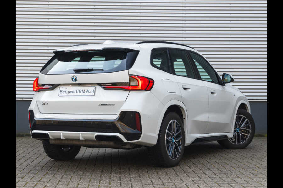 BMW X1 xDrive25e M-Sport - Stoelverwarming - Camera - Adaptive LED