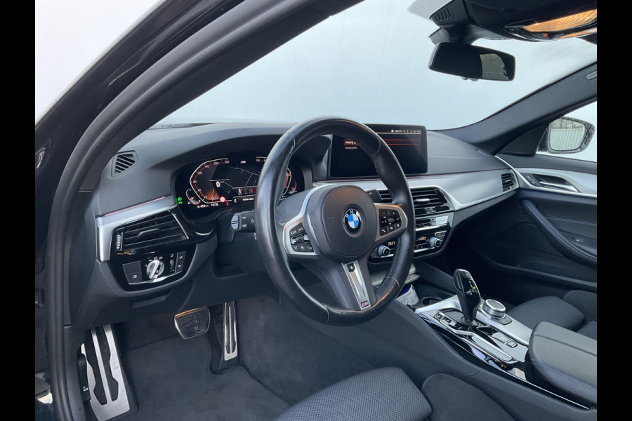 BMW 5 Serie 520i High Executive M-Sport Aut. Adap.Cruise Elek.Klep Stoel/Stuurverw. UITSTRALING!