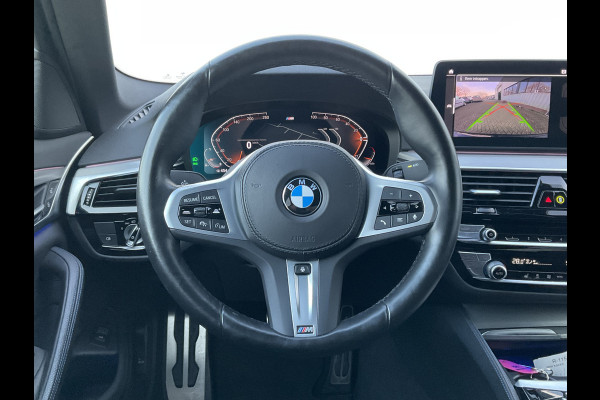 BMW 5 Serie 520i High Executive M-Sport Aut. Adap.Cruise Elek.Klep Stoel/Stuurverw. UITSTRALING!