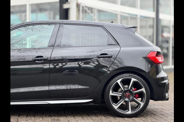 Audi A1 Sportback 40TFSI S1 edition one Akrapovic Camera RS flippers AUT Virtual cockpit Stoel vw