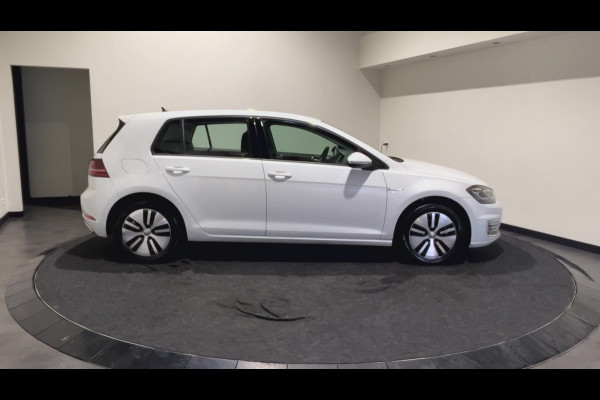 Volkswagen e-Golf | Clima | Lederen bekleding | Achteruitrijcamera |  SoH (batterijcheck) 89,7% score!