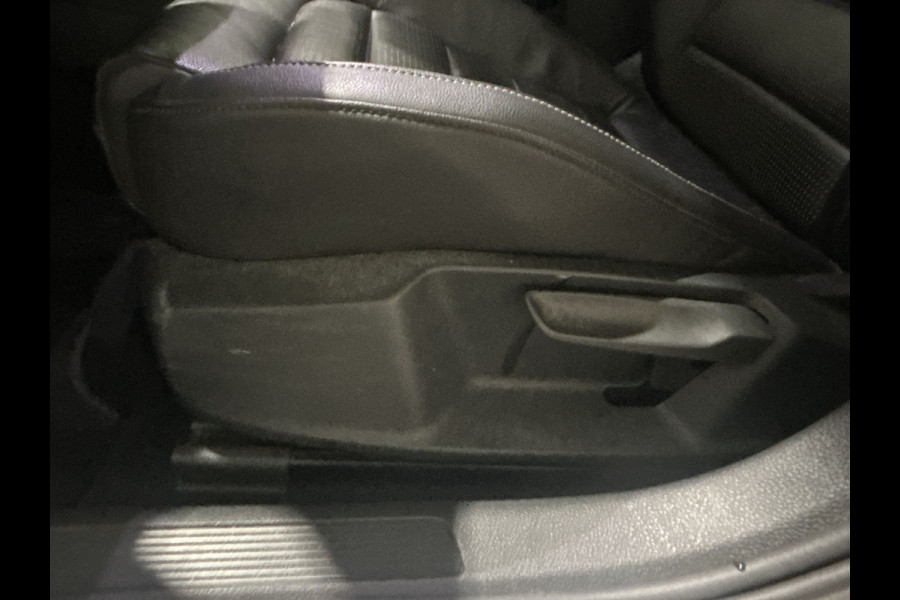 Volkswagen e-Golf | Clima | Lederen bekleding | Achteruitrijcamera |  SoH (batterijcheck) 89,7% score!