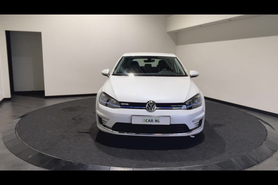 Volkswagen e-Golf | Clima | Lederen bekleding | Achteruitrijcamera |  SoH (batterijcheck) 89,7% score!