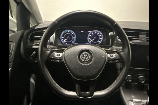 Volkswagen e-Golf | Clima | Lederen bekleding | Achteruitrijcamera |  SoH (batterijcheck) 89,7% score!