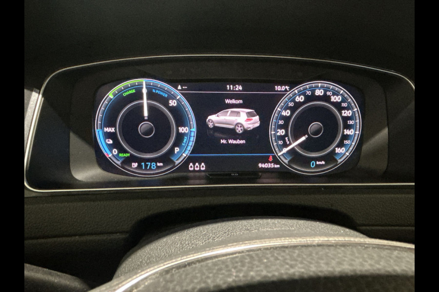 Volkswagen e-Golf | Clima | Lederen bekleding | Achteruitrijcamera |  SoH (batterijcheck) 89,7% score!