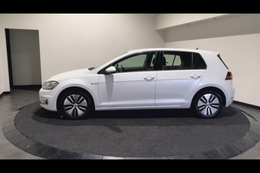 Volkswagen e-Golf | Clima | Lederen bekleding | Achteruitrijcamera |  SoH (batterijcheck) 89,7% score!