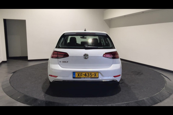 Volkswagen e-Golf | Clima | Lederen bekleding | Achteruitrijcamera |  SoH (batterijcheck) 89,7% score!