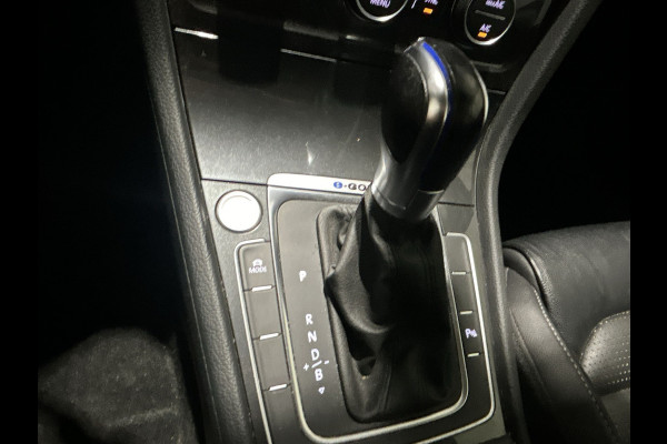 Volkswagen e-Golf | Clima | Lederen bekleding | Achteruitrijcamera |  SoH (batterijcheck) 89,7% score!