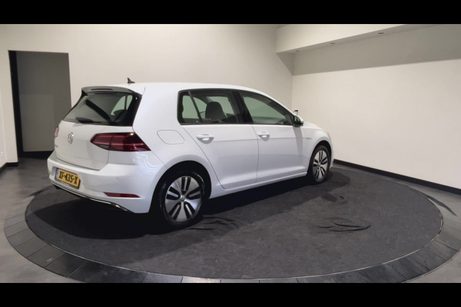 Volkswagen e-Golf | Clima | Lederen bekleding | Achteruitrijcamera |  SoH (batterijcheck) 89,7% score!