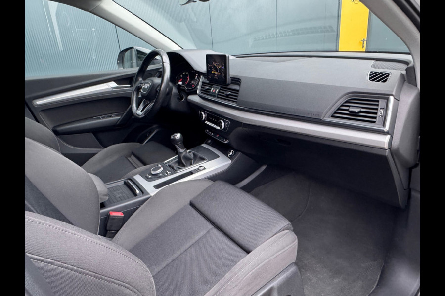 Audi Q5 2.0 TDI Sport * Black pakket * Stoelverwarming * Cruise * Trekhaak *