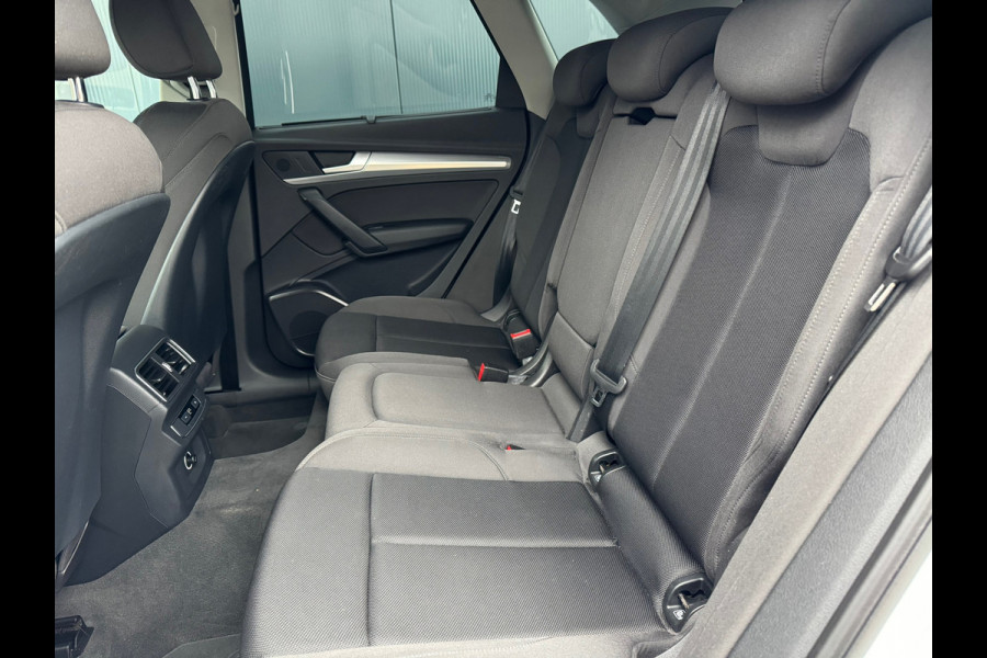 Audi Q5 2.0 TDI Sport * Black pakket * Stoelverwarming * Cruise * Trekhaak *