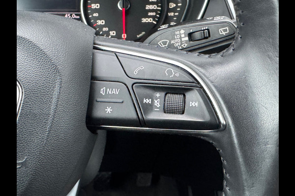 Audi Q5 2.0 TDI Sport * Black pakket * Stoelverwarming * Cruise * Trekhaak *