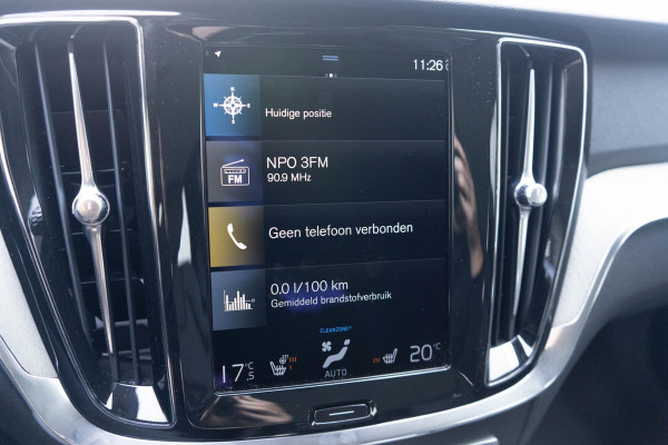 Volvo V60 T6 340PK Automaat Recharge AWD Inscription Semi-elektrisch inklapbare trekhaak / Lederen bekleding / Stoel- en stuurverwarming /  Harman Kardon / Volvo On-Call / Keyless Entry / Elektrische stoelen met geheugen / Apple Carplay /