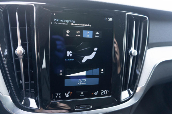 Volvo V60 T6 340PK Automaat Recharge AWD Inscription Semi-elektrisch inklapbare trekhaak / Lederen bekleding / Stoel- en stuurverwarming /  Harman Kardon / Volvo On-Call / Keyless Entry / Elektrische stoelen met geheugen / Apple Carplay /