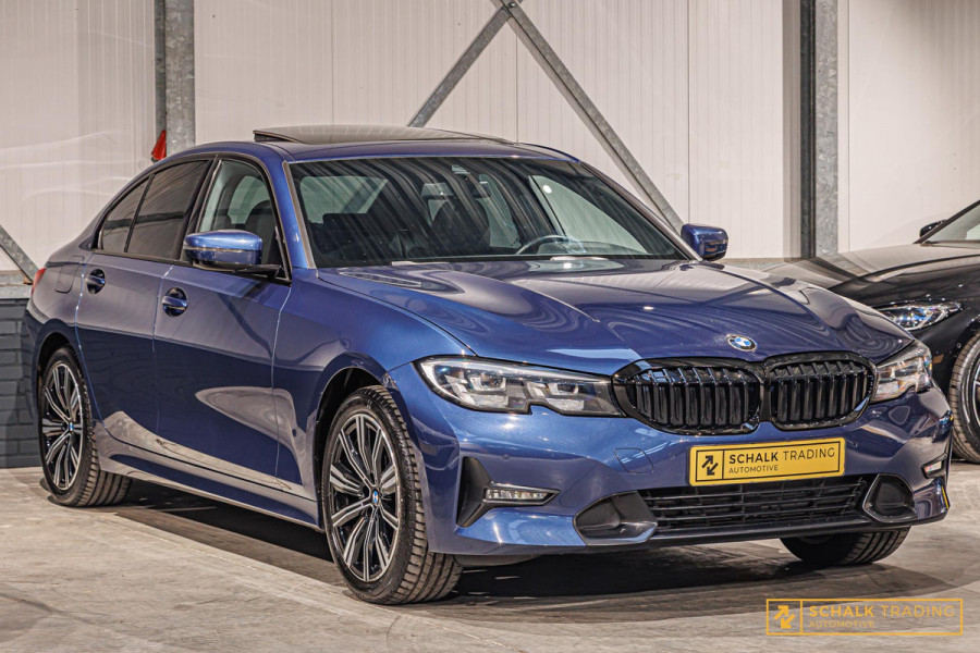 BMW 3 Serie 318i Sport Line|Pano|NAP|HIFI|Trekhaak|Dealerond