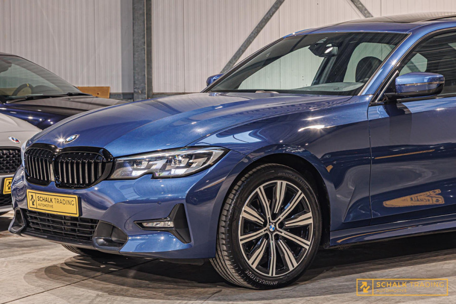 BMW 3 Serie 318i Sport Line|Pano|NAP|HIFI|Trekhaak|Dealerond