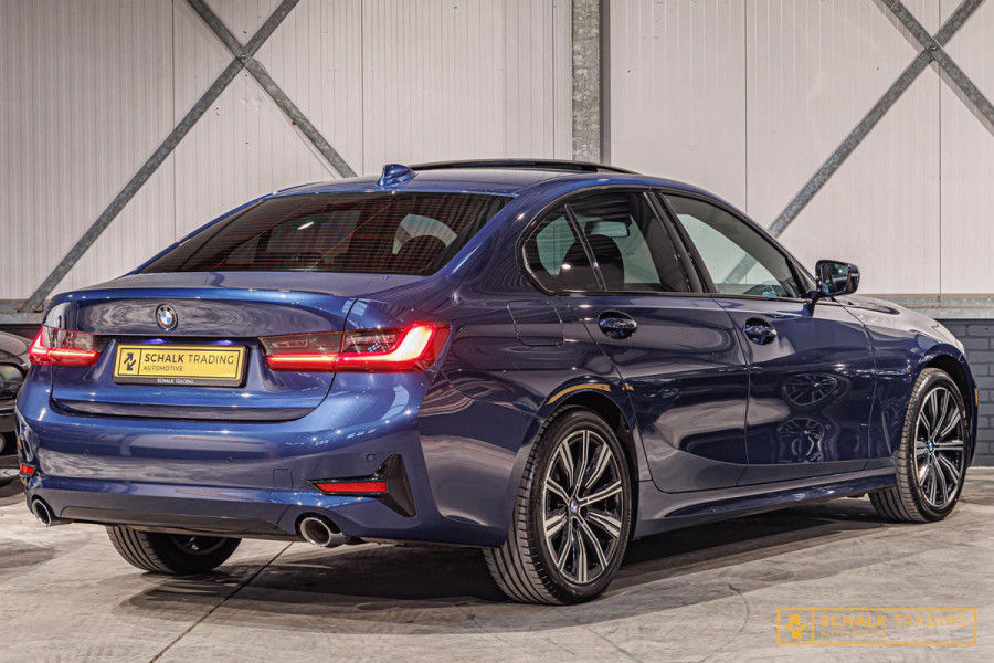 BMW 3 Serie 318i Sport Line|Pano|NAP|HIFI|Trekhaak|Dealerond