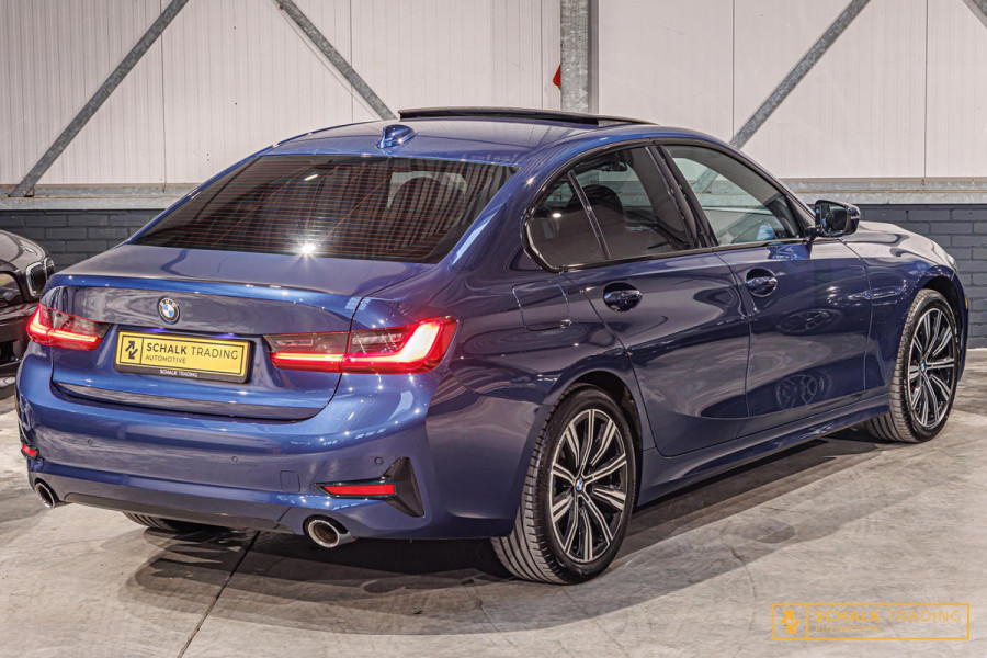 BMW 3 Serie 318i Sport Line|Pano|NAP|HIFI|Trekhaak|Dealerond