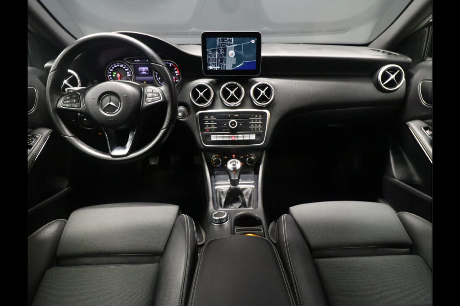 Mercedes-Benz A-Klasse 180 Business Solution 6-BAK [CAMERA, GROOT NAVIGATIE, SPORTSTOELEN, BLUETOOTH, CRUISE CONTROL, AIRCO, NIEUWSTAAT]