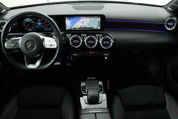 Mercedes-Benz A-Klasse 200 Launch Edition Premium | AMG Line | Burmester Sound | Stoelverwarming | Full LED | Sfeerverlichting | DAB | Camera | Widescreen | Leder/Alcantara | Park Assist | Navigatie