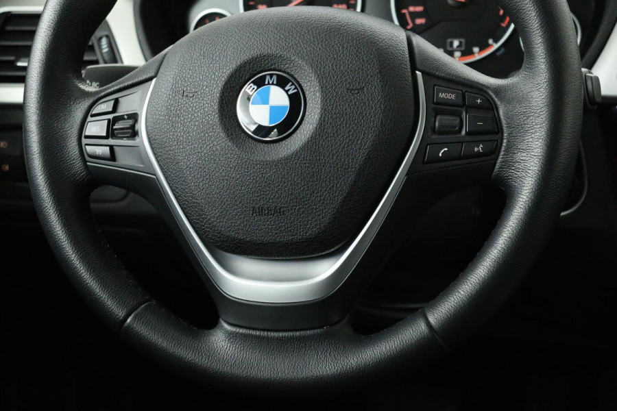 BMW 3 Serie 318i Executive | Full LED | Navigatie | Climate control | PDC | Cruise control | Bluetooth