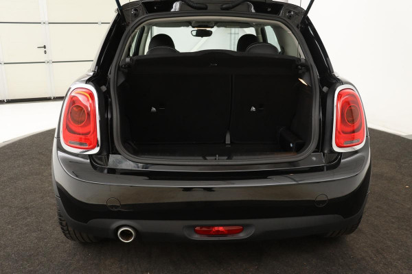 MINI Cooper 1.5 Cooper | Leder | Carplay | Navigatie | Cruise control | Airco | 18'' lichtmetalen velgen | Bluetooth